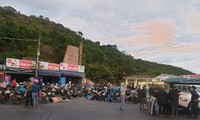CSGT Đà Nẵng dẹp đường, tiếp sức đoàn xe máy từ TPHCM vượt đèo Hải Vân về quê