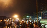 Người dân vây nhà máy thép Dana - Ý và Dana - Úc hồi cuối tháng 2/2018 để phản đối vì ô nhiễm. Ảnh : Giang Thanh