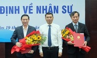 Ông Đoàn Ngọc Hùng Anh (phải) Chánh văn phòng UBND TP Đà Nẵng