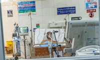 Một bệnh nhân COVID-19 được chữa trị tại bệnh viện dã chiến Hoà Vang, Đà Nẵng