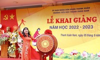 Tween Tiểu học Thanh Xuân Nam hân hoan dự lễ khai giảng sau 2 năm chào năm học mới online
