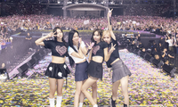 Cẩm nang xem concert BLACKPINK ngày 2: Mang sẵn áo mưa để không bị &quot;chặt chém&quot;