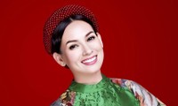 Người thân Phi Nhung mong các nghệ sĩ làm điều gì thay cho gửi vòng hoa viếng?