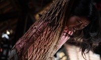 Muốn biết bị &apos;bóng đè&apos; là trải nghiệm kinh hoàng như thế nào, hãy xem ngay clip này!