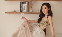 Nữ chính &apos;Phố trong làng&apos; diện đồ gợi cảm thế nào mà gây liên tưởng tới Ngọc Trinh? 