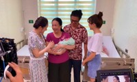 Thương Ngày Nắng Về: Bà Nga cùng Khánh - Vân bế em bé sơ sinh, có lẽ nào Vân Trang làm mẹ?