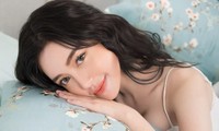 Vừa sang năm mới, ‘mỹ nhân ngực khủng’ Elly Trần lại bức xúc tố cáo chồng cũ