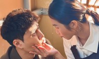 Gia Đình Mình Vui Bất Thình Lình: Khả Ngân, Thanh Sơn tung ảnh hậu trường ngọt ngào