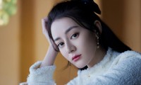 Phải chăng Địch Lệ Nhiệt Ba sẽ là người kế vị nguồn tài nguyên quảng cáo của Trịnh Sảng?
