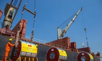 Tập đoàn Hoa Sen ước đạt lợi nhuận sau thuế tới 3.371 tỷ đồng, tăng trưởng 381% so với cùng kỳ, sau 3 quý đầu NĐTC 2020-2021 (từ 1/10/2020 đến 30/6/2021. 