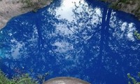 Nước thải có màu xanh bất thường ở Đồng Nai 