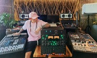 Binz gọi dàn máy làm nhạc là &quot;cục cưng&quot;, netizen lại réo tên Châu Bùi