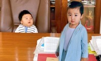 Hòa Minzy thường cho bé Bo diện đồ style tổng tài, nhìn là biết “con trai cưng của mẹ”
