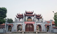 Thăm ngôi đền ở nơi &apos;tam giang tụ hội&apos;