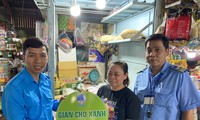 Bạn trẻ TP HCM chung tay giảm rác thải nhựa tại chợ dân sinh, chung cư