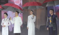 Hoa hậu Tiểu Vy, Khánh Vân cùng các nghệ sỹ dự khai mạc Lễ hội Áo dài TPHCM năm 2020