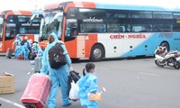 Hình ảnh 10 chuyến xe đưa người Quảng Ngãi từ TPHCM về quê
