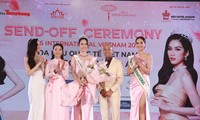 Á hậu Phương Anh nhận sash đại diện Việt Nam dự Miss International 2022 