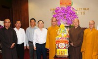 Lãnh đạo TPHCM chúc mừng Phật đản đến chức sắc, tăng ni 