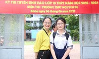 Nỗ lực đậu chuyên Văn, nữ sinh TPHCM làm một mạch 16 trang giấy 