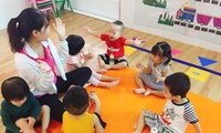 Giáo viên mầm non nghỉ hưu tuổi 60: Tội cô, tội luôn cả trò (?!)