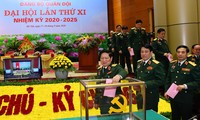 Đoàn Chủ tịch Đại hội tiến hành bỏ phiếu bầu cử Đoàn đại biểu Đảng bộ Quân đội tham dự Đại hội đại biểu toàn quốc lần thứ XIII của Đảng