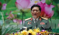 Đoàn đại biểu Đảng bộ Quân đội đi dự Đại hội đại biểu toàn quốc lần thứ XIII của Đảng ra mắt Đại hội, sáng 30/9