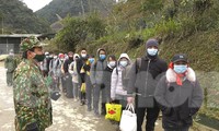 Bộ đội Biên phòng Lào Cai đưa 35 người nhập cảnh trái phép đi cách ly y tế