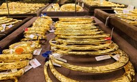 Cuối tuần, giá vàng tiếp tục tăng mạnh 