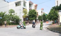 Phong toả khu vực ổ dịch mới xuất hiện tại thành phố Nam Định - Ảnh: Hoàng Long