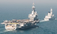 Mục kích tàu sân bay Pháp giương oai ở vùng Vịnh