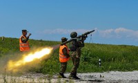 Cận cảnh lính Nga thi bắn tên lửa vác vai Igla