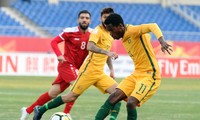 U23 Australia (áo vàng) đang dẫn đầu bảng D với 3 điểm sau chiến thắng 3-1 U23 Syria. 