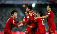 Lối chơi tập thể tạo nên sức mạnh của đội tuyển Việt Nam.