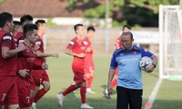Tuyển Việt Nam hướng tới chiến thắng đầu tiên trên sân Indonesia trong vòng 10 năm qua.