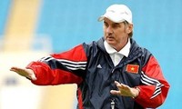 HLV Alfred Riedl đã đưa bóng đá Việt Nam đạt nhiều thành tích với 3 lần làm HLV trưởng các ĐTQG. 