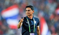 HLV Kiatisuk Senamuang đang đưa HAGL bay cao ở LS V-League 2021.