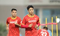 Công Phượng sẽ phải hy sinh xuất chính thức để tăng cường khả năng phòng thủ cho đội tuyển Việt Nam trước UAE? (ảnh Hữu Phạm từ UAE)