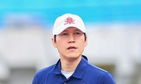HLV Park Choong-kyun sẽ lên tuyển Việt Nam hỗ trợ ông Park Hang-seo do đang nhàn việc tại CLB Hà Nội.