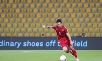 Văn Hậu trong trận thua 2-3 của đội tuyển Việt Nam trước UAE hôm 15/6. (ảnh Hữu Phạm)