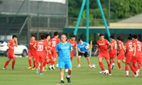 Đội tuyển Việt Nam sẽ bay thẳng từ UAE sang Oman sau trận đấu với Trung Quốc ngày 7/10. (ảnh Anh Đoàn)