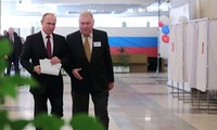 Tổng thống Nga Putin đi bỏ phiếu tại Moskva. Ảnh: Sputnik