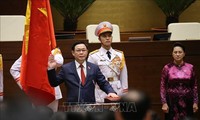 Hình ảnh tân Chủ tịch Quốc hội Vương Đình Huệ tuyên thệ nhậm chức