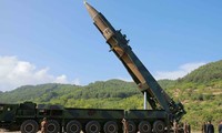 Tên lửa được cho là Hwasong-14 của Triều Tiên. Ảnh: KCNA
