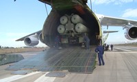 Máy bay Nga đưa "rồng lửa" S-400 đến Căn cứ Không quân Khmeimim ở Syria. Ảnh cắt từ video