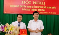 Đồng chí Hoàng Trọng Hiền nhận quyết định bổ nhiệm giữ chức vụ Giám đốc Sở Công Thương tỉnh Lâm Đồng. Ảnh: VGP