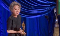 Tổng thống Hàn Quốc, sao Hàn ca ngợi chiến thắng lịch sử của Youn Yuh Jung tại Oscar