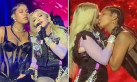 Madonna hôn nữ rapper Tokischa, còn thực hiện vũ đạo gợi dục gây sốc