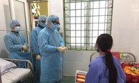 Thăm khám bệnh nhân Covid-19 tại huyện Bình Xuyên (Tỉnh Vĩnh Phúc).