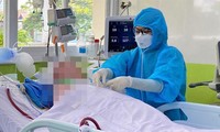Sau ngừng ECMO, nam phi công người Anh được điều trị thế nào?